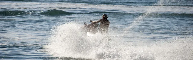 Vandscooter på havet